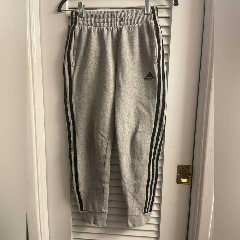 Adidas Boys Medium 10/12 Grey Sweatpants w/Iconic Black Side Stripe Pockets